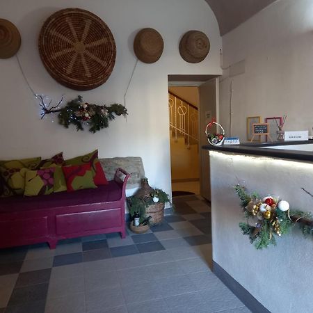 Aghinas Hotel Bosa Ngoại thất bức ảnh